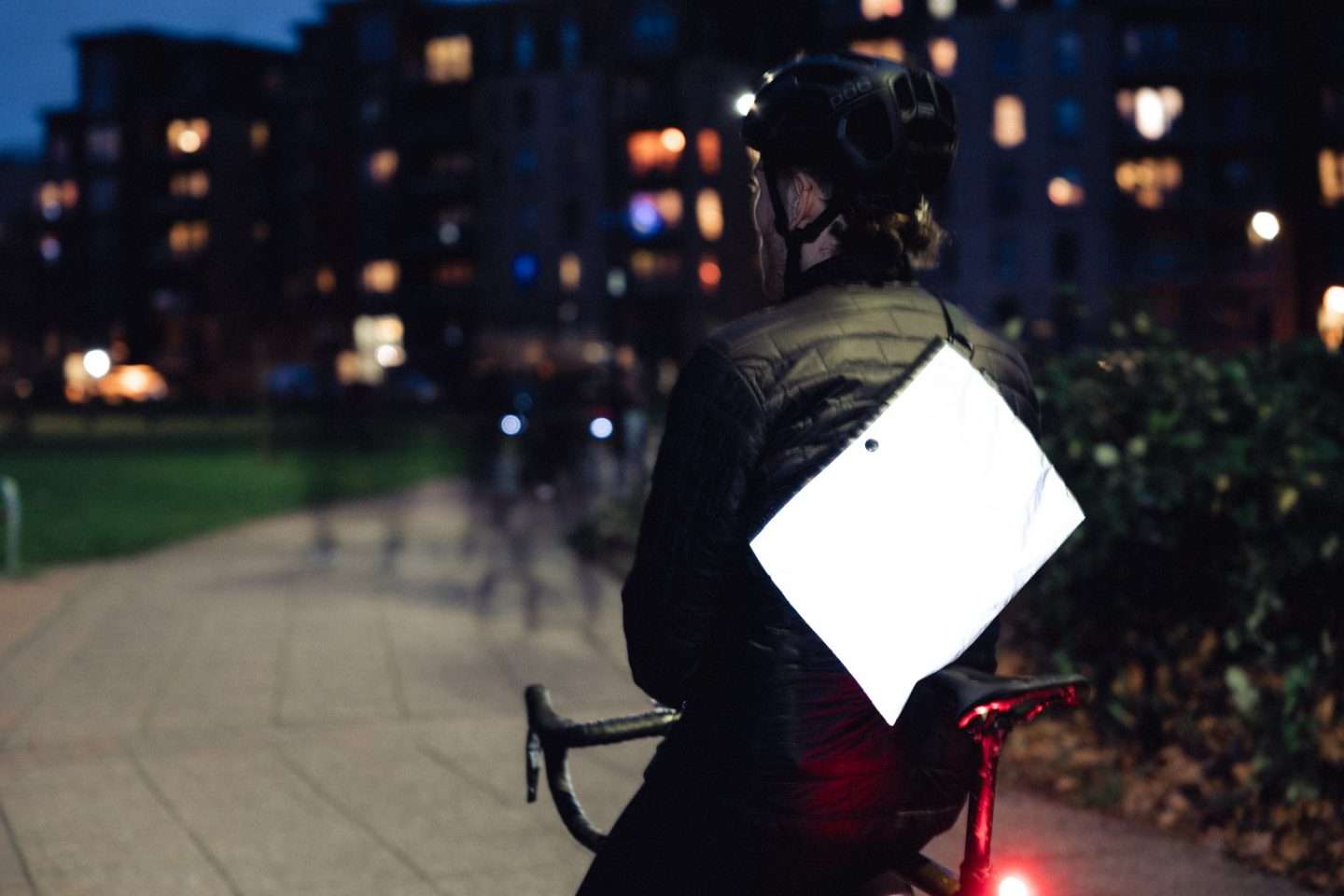 Man Cycles with Wiz Viz Reflective Musette