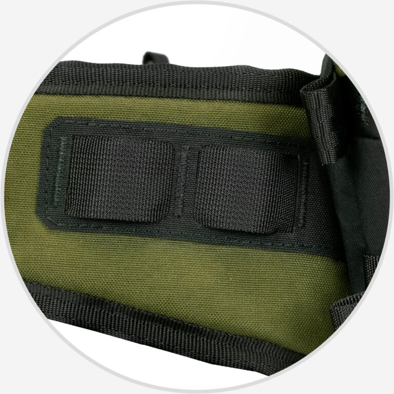 Molle attachment on both wings for up to 2 bottle pockets